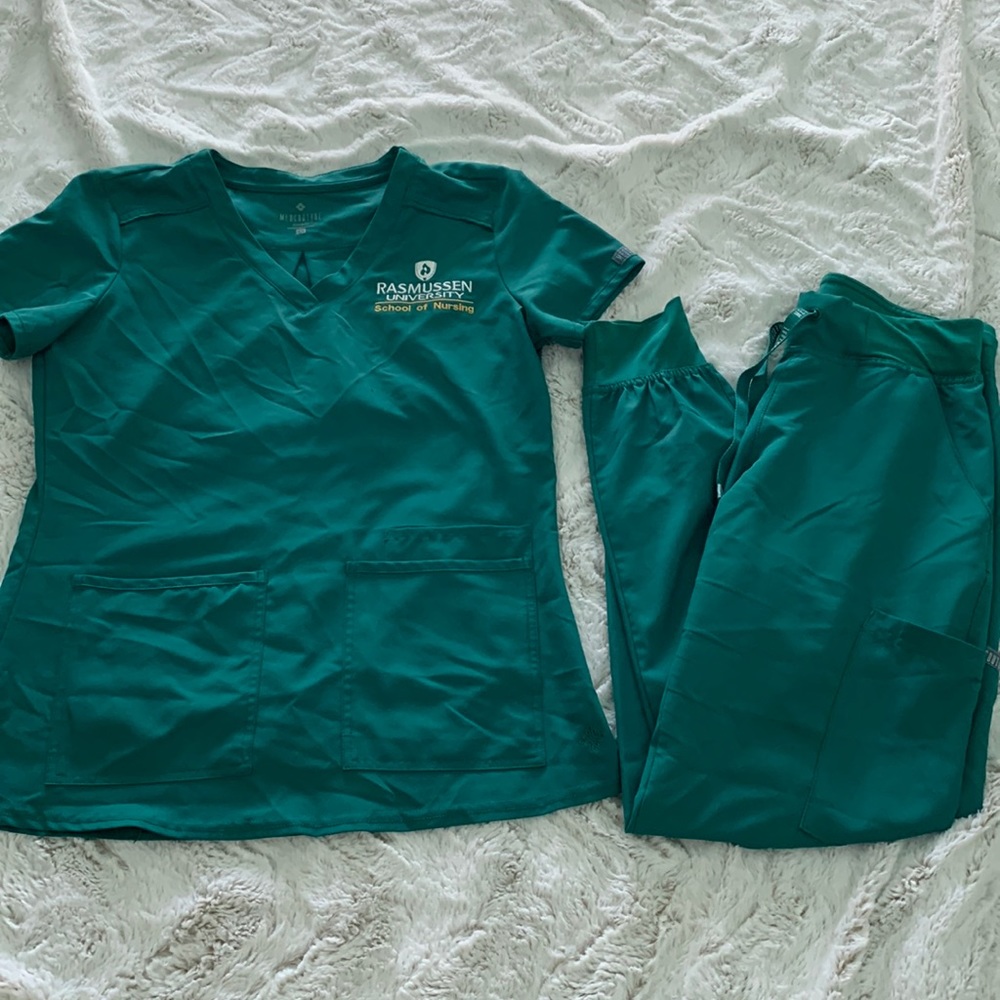 Rasmussen Green Scrub Set